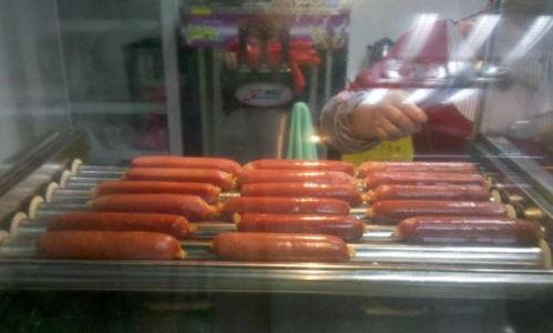 街边烤肠爆料视频播放,揭秘网红视频背后的制作过程 第3张 街边烤肠爆料视频播放,揭秘网红视频背后的制作过程 第3张